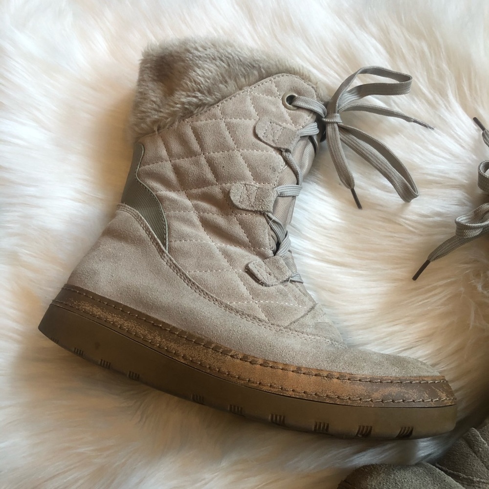 baretraps winter fur lined boots, used condition but a lot of life left in them!